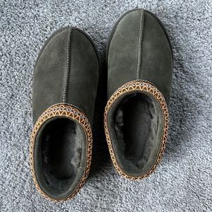 UGG Women’s Tasman in Burnt Olive Size 6
